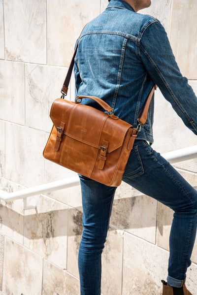 Briefcase - Nevada Messenger Bag In Cognac Leather